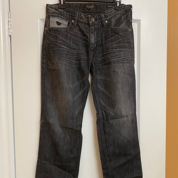 Black distress guess jeans - Picture 2 of 3